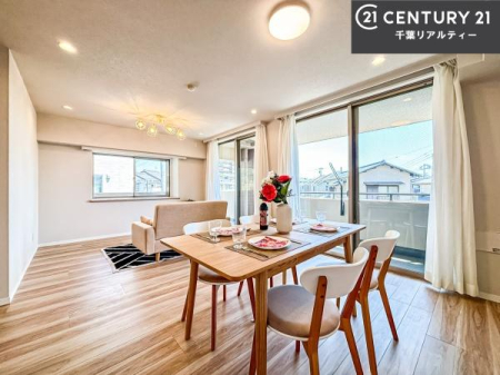 ���r���O �傫�ȑ����炽���Ղ�̗z���������閾�邢���r���O�B�J�����̂��郊�r���O�ŉƑ��c���̂��났�̎��Ԃ��߂����܂��I