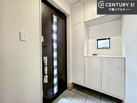 ���� �V���[�Y�{�b�N�X�t���B���ւ��Еt�����|�������₷���ł��I
�X�b�L���������ւŌ˂��J�����u�ԁA�������̂���S�n������Ԃ��o�}���Ă���܂��B