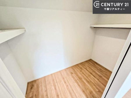 ���[ �E�H�[�N�C���N���[�[�b�g�t���ł��B��������̂��m���Ȃǂ����[���Ă��������ł��ˁI���ɂ���@�������ȂǋG�ߕ��̑傫�ȉƓd�����[�ł��܂��I