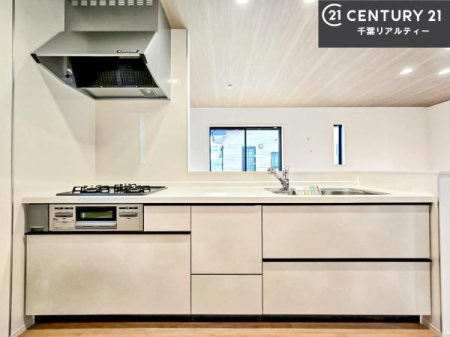 �L�b�`�� ��Ƃ����₷���V�X�e���L�b�`���ł��I���[����������t���Ă���̂ŁA�����X�y�[�X�ɕ���u���Ȃ��čςނ̂ŁA�L�X�g���āA���K�ɍ�Ƃ��ł��܂��I