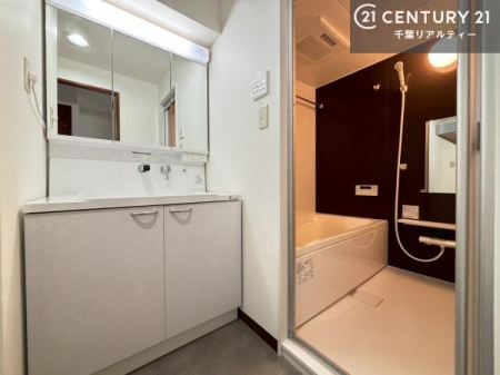 ���ʑ�E���ʏ� �O�ʋ��d�l�̐��ʏ��́A�g�����Ȃ݂����₷������I���͎��[�ɂȂ��Ă��܂��B�h���C���[�₨���ϓ����Еt������̂Ő��ʑ������X�b�L���ƌ����邱�Ƃ��o���܂��I