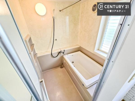 ���� �������������l�̕��͋C�̃o�X���[���́A�����o�Ă��ăo�X�^�C�����[���I
���d���撣���Ă��邲�J���ɂ��D�݂̓����̓����܂����āA�y����ł݂Ă͂������ł��傤���H