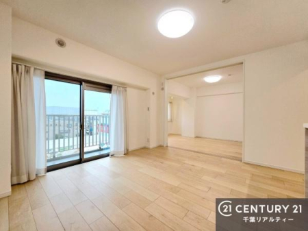 ���r���O �傫�ȑ����炽���Ղ�̗z���������閾�邢���r���O�B�J�����̂��郊�r���O�ŉƑ��c���̂��났�̎��Ԃ��߂����܂��I