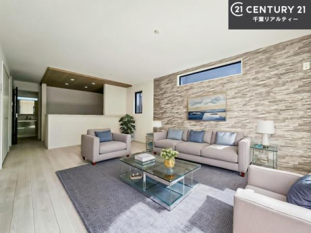 ���r���O �Ƌ��CG�p�[�X�ł��B�J�����̂���L�XLDK�I�\�t�@�[��_�C�j���O�e�[�u����u���Ă������ɂȂ�Ȃ��̂ŉ��K�ɉ߂����܂��I�R�~���j�P�[�V���������₷�����r���O�ł��I