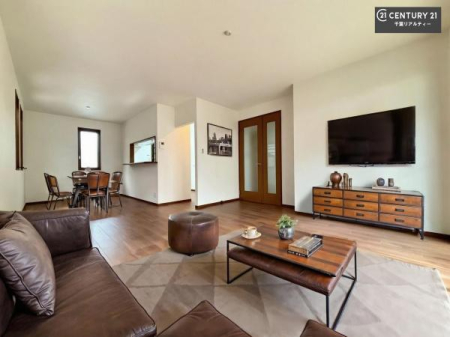 ���r���O �Ƌ��CG�p�[�X�ł��B�S�n�ǂ����r���O�͉Ƒ������R�ƏW�܂�܂��B�Ƒ��c�R�̎��Ԃ����������ł��B���Ƒ��ƁA����w�[���������Ԃ��߂��������ł��ˁB