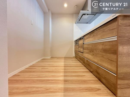 �L�b�`�� ��Ƃ肠�钲���X�y�[�X�ō�Ƃ����₷�����K�ȃL�b�`���ł��I
���q�l�ƈꏏ�ɂ��َq������y���߂�L�X�X�y�[�X�ł��B�y�����������ԂɂȂ肻���ł��ˁI