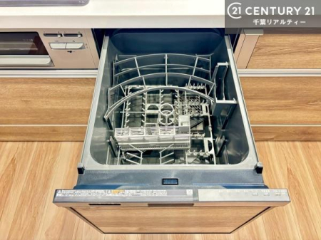 �L�b�`�� �H��@�t���̃L�b�`���ł��I�Z���������r��h�~�Ƃ��đ�ϊ��􂷂�֗��Ȏd�l�ł��I�r���g�C���Ȃ̂ŃL�b�`���̏ꏊ����炸�����X�y�[�X���L���g�����Ƃ��o���܂��I