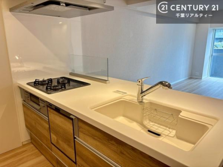 �L�b�`�� ��l�C�̑Ζʎ��V�X�e���L�b�`�����̗p���Ă��܂��I���Ƒ��̃R�~���j�P�[�V���������R�Ƒ�����݌v�ł��B
���q�l�ɂ��ڂ��͂��̂Ŋ������ł��ˁB���[�͂�����܂��I