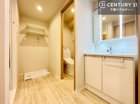 ���ʑ�E���ʏ� �O�ʋ��d�l�̐��ʏ��́A�g�����Ȃ݂����₷������I���͎��[�ɂȂ��Ă��܂��B�h���C���[�₨���ϓ����Еt������̂Ő��ʑ������X�b�L���ƌ����邱�Ƃ��o���܂��I