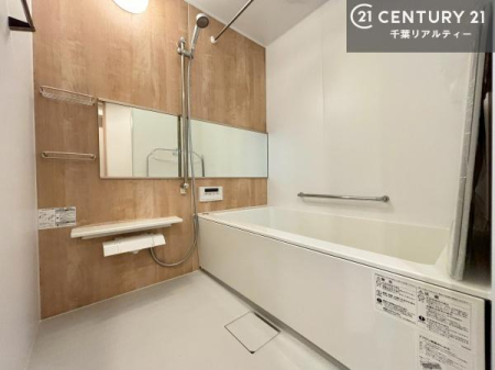 ���� �������������l�̕��͋C�̃o�X���[���́A�����o�Ă��ăo�X�^�C�����[���I
���d���撣���Ă��邲�J���ɂ��D�݂̓����̓����܂����āA�y����ł݂Ă͂������ł��傤���H