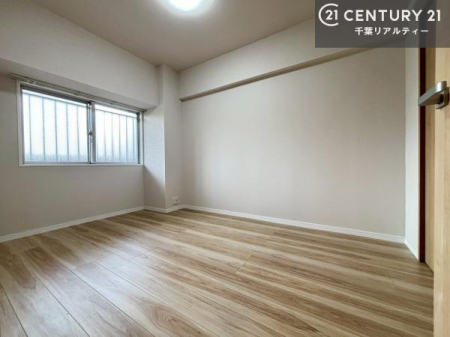 �m�� ���邭���ʂ��̗ǂ������ł��B�u�V���v���v�Ƀf�U�C�����ꂽ�����B���R�x�������̂ŉƋ�⃌�C�A�E�g�ł��D�݂̋�Ԃ�n��グ���܂��B�����x�A���n�ɂĂ��m�F���������B