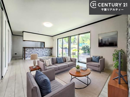 ���r���O �Ƌ��CG�p�[�X�ł��B�傫�ȑ����炽���Ղ�̗z���������閾�邢���r���O�B�J�����̂��郊�r���O�ŉƑ��c���̂��났�̎��Ԃ��߂����܂��I