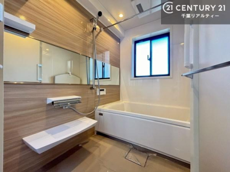 ���� �������������l�̕��͋C�̃o�X���[���́A�����o�Ă��ăo�X�^�C�����[���I
���d���撣���Ă��邲�J���ɂ��D�݂̓����̓����܂����āA�y����ł݂Ă͂������ł��傤���H