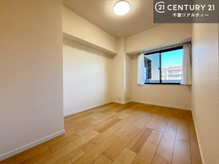 �m�� ���邭���ʂ��̗ǂ������ł��B�u�V���v���v�Ƀf�U�C�����ꂽ�����B���R�x�������̂ŉƋ�⃌�C�A�E�g�ł��D�݂̋�Ԃ�n��グ���܂��B�����x�A���n�ɂĂ��m�F���������B