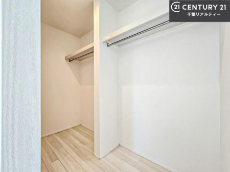 ���[ �E�H�[�N�C���N���[�[�b�g�t���ł��B��������̂��m���Ȃǂ����[���Ă��������ł��ˁI���ɂ���@�������ȂǋG�ߕ��̑傫�ȉƓd�����[�ł��܂��I