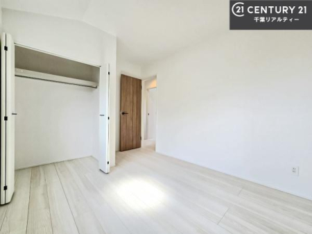 �m�� ���邭���ʂ��̗ǂ������ł��B�u�V���v���v�Ƀf�U�C�����ꂽ�����B���R�x�������̂ŉƋ�⃌�C�A�E�g�ł��D�݂̋�Ԃ�n��グ���܂��B�����x�A���n�ɂĂ��m�F���������B