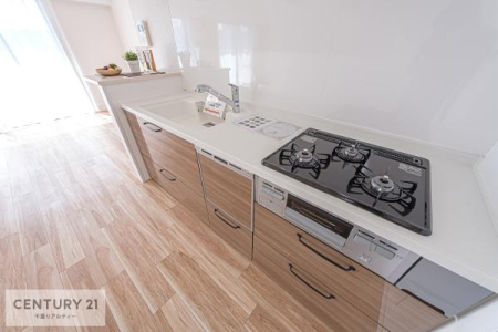 �L�b�`�� ��ƂɏW���ł���Ǖt���L�b�`���ł��I
�����X�y�[�X���L�X���Ď��[�������Ղ�I
�����̗���������V�X�e���L�b�`���ł��I