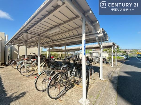 ���̑����p�� ���֏ꊮ���ŁA���q���܂̎��]�Ԃ�ʋΗp�̎��]�Ԃ����S���Ēu���܂��B���Ƒ��ɂ����ꂵ���֗��Ȑݔ��ł��B
�󂫏󋵂����C�y�ɂ��₢���킹���������B