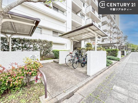 ���̑����p�� ���֏ꊮ���ŁA���q���܂̎��]�Ԃ�ʋΗp�̎��]�Ԃ����S���Ēu���܂��B���Ƒ��ɂ����ꂵ���֗��Ȑݔ��ł��B
�󂫏󋵂����C�y�ɂ��₢���킹���������B