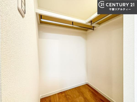 ���[ �E�H�[�N�C���N���[�[�b�g�t���ł��B��������̂��m���Ȃǂ����[���Ă��������ł��ˁI���ɂ���@�������ȂǋG�ߕ��̑傫�ȉƓd�����[�ł��܂��I