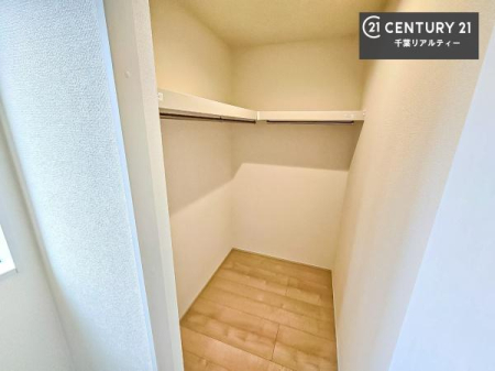 ���[ �E�H�[�N�C���N���[�[�b�g�t���ł��B��������̂��m���Ȃǂ����[���Ă��������ł��ˁI���ɂ���@�������ȂǋG�ߕ��̑傫�ȉƓd�����[�ł��܂��B