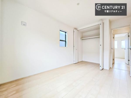 ���r���O�ȊO�̋��� ���[�X�y�[�X�����Ă��܂��I�������X�b�L�����ڂ��鎖���ł��܂��ˁB
�Ƌ��I�΂Ȃ��V���v���ȃf�U�C���ׁ̈A�Ƌ��I�΂����C�ɓ���̋�ԍ�肪�ł������ł��ˁB