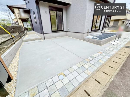 ���ԏ� ���ԃX�y�[�X��2�䕪����܂��I�Z�J���h�J�[�͂������A�o�C�N�⎩�]�ԂȂǂ��u���ꏊ�ɍ���܂���B