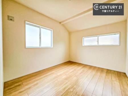 �m�� 2�ʍ̌����m�ۂ������邢�����́A���ʂ����ǂ��A���邭��ϋ��S�n�̗ǂ���ԂƂȂ��Ă���܂��B�����b�N�X���ĉ߂�����S�n�̗ǂ��������ł��I