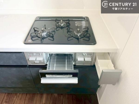 �L�b�`�� �y���d�l�z�R�����͎O������̂ł������̓����i�s���ł��܂��B
�������O�����t���ł��B�����X�y�[�X���L�X���Ă���׍�Ƃ����₷���I�g�����肪�ǂ��V�X�e���L�b�`���ł��I