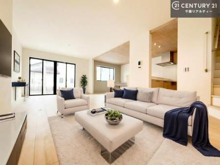 ���r���O �Ƌ��CG�p�[�X�ł��B�J�����̂���L�XLDK�I�\�t�@�[��_�C�j���O�e�[�u����u���Ă������ɂȂ�Ȃ��̂ŉ��K�ɉ߂����܂��I�R�~���j�P�[�V���������₷�����r���O�ł��I