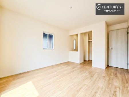 �q������ �V���v���Ń��C�A�E�g���₷���m���́A���q�l�̂������Ƃ��Ă��œK�B�����ɍ��킹�ď_��ɂ��g�����������܂��B