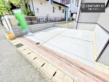 ���ԏ� ���ԃX�y�[�X��2�䕪����܂��I�Z�J���h�J�[�͂������A�o�C�N�⎩�]�ԂȂǂ��u���ꏊ�ɍ���܂���B