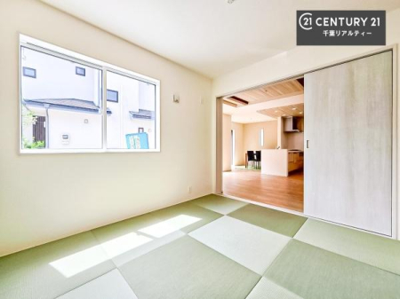 �a�� ���r���O�Ɨאڂ��Ă���a���ł��I�q�ԂƂ��Ă͂������A�Ǝ��̋x�e�X�y�[�X�Ƃ��Ďg�p����̂������ł��ˁI