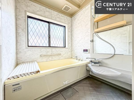 ���� �������������l�̕��͋C�̃o�X���[���́A�����o�Ă��ăo�X�^�C�����[���I
���d���撣���Ă��邲�J���ɂ��D�݂̓����̓����܂����āA�y����ł݂Ă͂������ł��傤���H