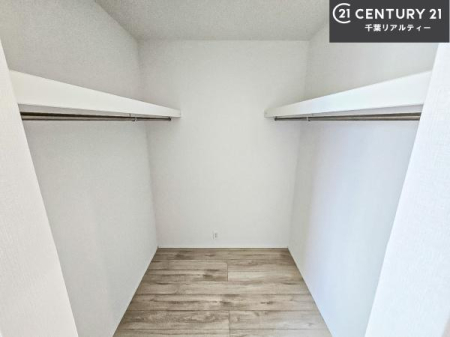 ���[ �E�H�[�N�C���N���[�[�b�g�t���ł��B��������̂��m���Ȃǂ����[���Ă��������ł��ˁI���ɂ���@�������ȂǋG�ߕ��̑傫�ȉƓd�����[�ł��܂��I