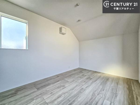 �m�� �V���v���Ƀf�U�C������Ă��邽�߁A�Ƌ��I�т܂���I
���C�ɓ���̉Ƌ��u���Ă��낰���Ԃ���邱�Ƃ��ł��܂��B