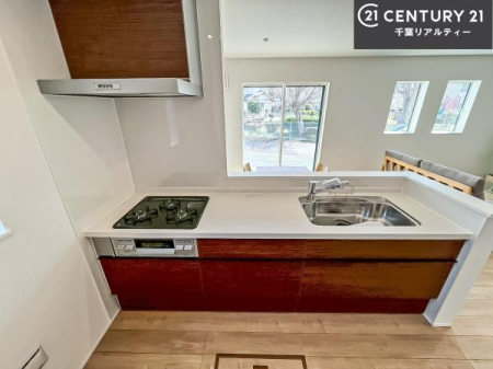 �L�b�`�� ���[�͂̍����V�X�e���L�b�`���ŁA��������H�����������Еt���A�L�X�Ƃ�����Ԃŉ��K�ɗ������y���߂܂��B