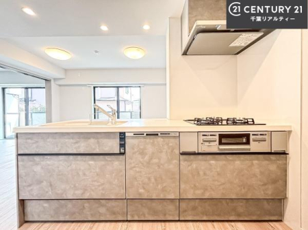 �L�b�`�� ���[�͂̍����V�X�e���L�b�`���ŁA��������H�����������Еt���A�L�X�Ƃ�����Ԃŉ��K�ɗ������y���߂܂��B