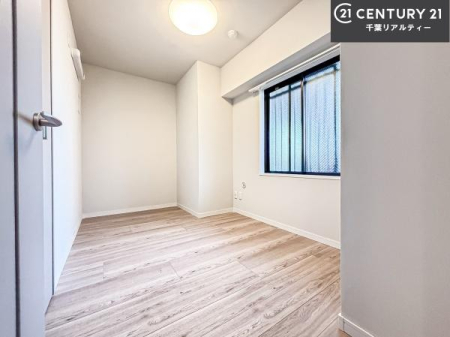 �Q�� �D���������������ޗm���́A���̖ڊo�߂��C�������ǂ������ł��ˁB���������Ԃ��������Ɖ߂������Ƃ��ł��܂��B�D�����F�����̃t���[�����O���ǂ�ȉƋ�ɂ��}�b�`���܂��I