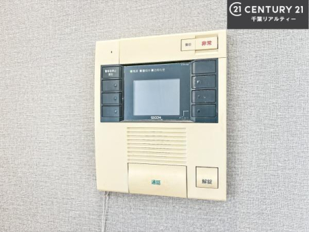 ���̑����� TV���j�^�[�t���C���^�[�z��������A�K��҂��f���Ŋm�F���Ă���Ή��ł��邽�߁A�h�Ɩʂ����S�ł��B���q�l�̂�����Ԏ��ɂ��S�����A���Ƒ��̈��S�E���S�ȕ�炵���T�|�[�g���܂��B