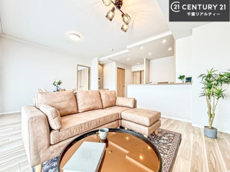 ���r���O ��؂ȉƑ����W�܂邩�炱��LDK�ɂ͂�����肽���B
�q�����������C�ɏ΂��Ȃ��瑖�����Ă���p�����������u�L���Ƃɂ��ėǂ������v�Ǝv���u�Ԃł��B