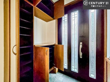 ���� �V���[�Y�{�b�N�X�t���Ȃ̂ŁA���ւ��Еt�����|�������₷���ł��I
�X�b�L���������ւŌ˂��J�����u�ԁA�������̂���S�n������Ԃ��o�}���Ă���܂��B

