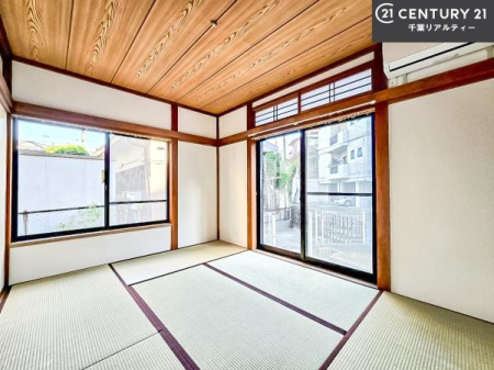 �a�� �^�^�~�̍��肪���炬��^����A�����b�N�X��ԁB�����傫���J�����̂���a���ƂȂ��Ă���܂��B���{�l�̐S������u�a�v�̋�ԁB