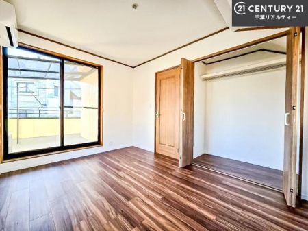 �Q�� ���[�X�y�[�X�����Ă��܂��I�������X�b�L�����ڂ��鎖���ł��܂��ˁB
�Ƌ��I�΂Ȃ��V���v���ȃf�U�C���ׁ̈A�Ƌ��I�΂����C�ɓ���̋�ԍ�肪�ł������ł��ˁB