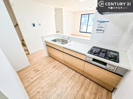 �L�b�`�� ��Ƃ肠�钲���X�y�[�X�ō�Ƃ����₷�����K�ȃL�b�`���ł��I
���q�l�ƈꏏ�ɂ��َq������y���߂�L�X�X�y�[�X�ł��B�y�����������ԂɂȂ肻���ł��ˁI