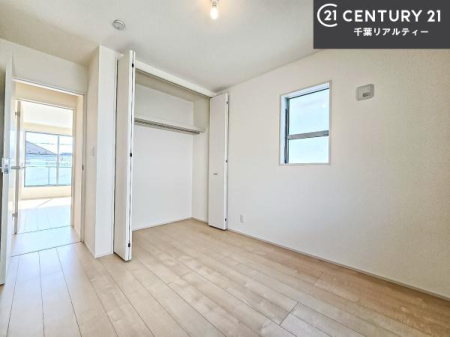 �Q�� �V���v���Ƀf�U�C������Ă��邽�߁A�Ƌ��I�т܂���I
���C�ɓ���̉Ƌ��u���Ă��낰���Ԃ���邱�Ƃ��ł��܂��B