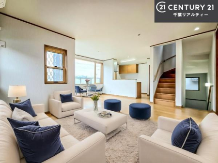 ���r���O �Ƌ��CG�p�[�X�ł��B�J�����̂���L�XLDK�I�\�t�@�[��_�C�j���O�e�[�u����u���Ă������ɂȂ�Ȃ��̂ŉ��K�ɉ߂����܂��I�R�~���j�P�[�V���������₷�����r���O�ł��I