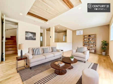 ���r���O �Ƌ��CG�p�[�X�ł��B�S�n�ǂ����r���O�͉Ƒ������R�ƏW�܂�܂��B�Ƒ��c�R�̎��Ԃ����������ł��B���Ƒ��ƁA����w�[���������Ԃ��߂��������ł��ˁB