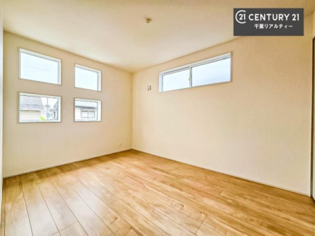 �m�� �V���v���Ƀf�U�C������Ă��邽�߁A�Ƌ��I�т܂���I
���C�ɓ���̉Ƌ��u���Ă��낰���Ԃ���邱�Ƃ��ł��܂��B
