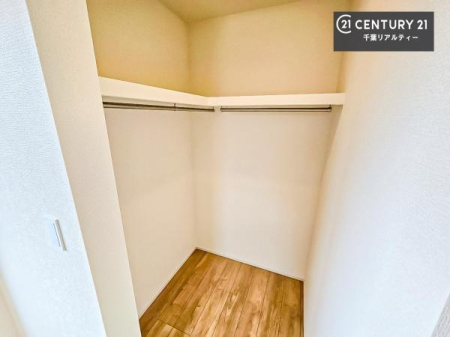 ���[ �E�H�[�N�C���N���[�[�b�g�t���ł��B��������̂��m���Ȃǂ����[���Ă��������ł��ˁI���ɂ���@�������ȂǋG�ߕ��̑傫�ȉƓd�����[�ł��܂��I